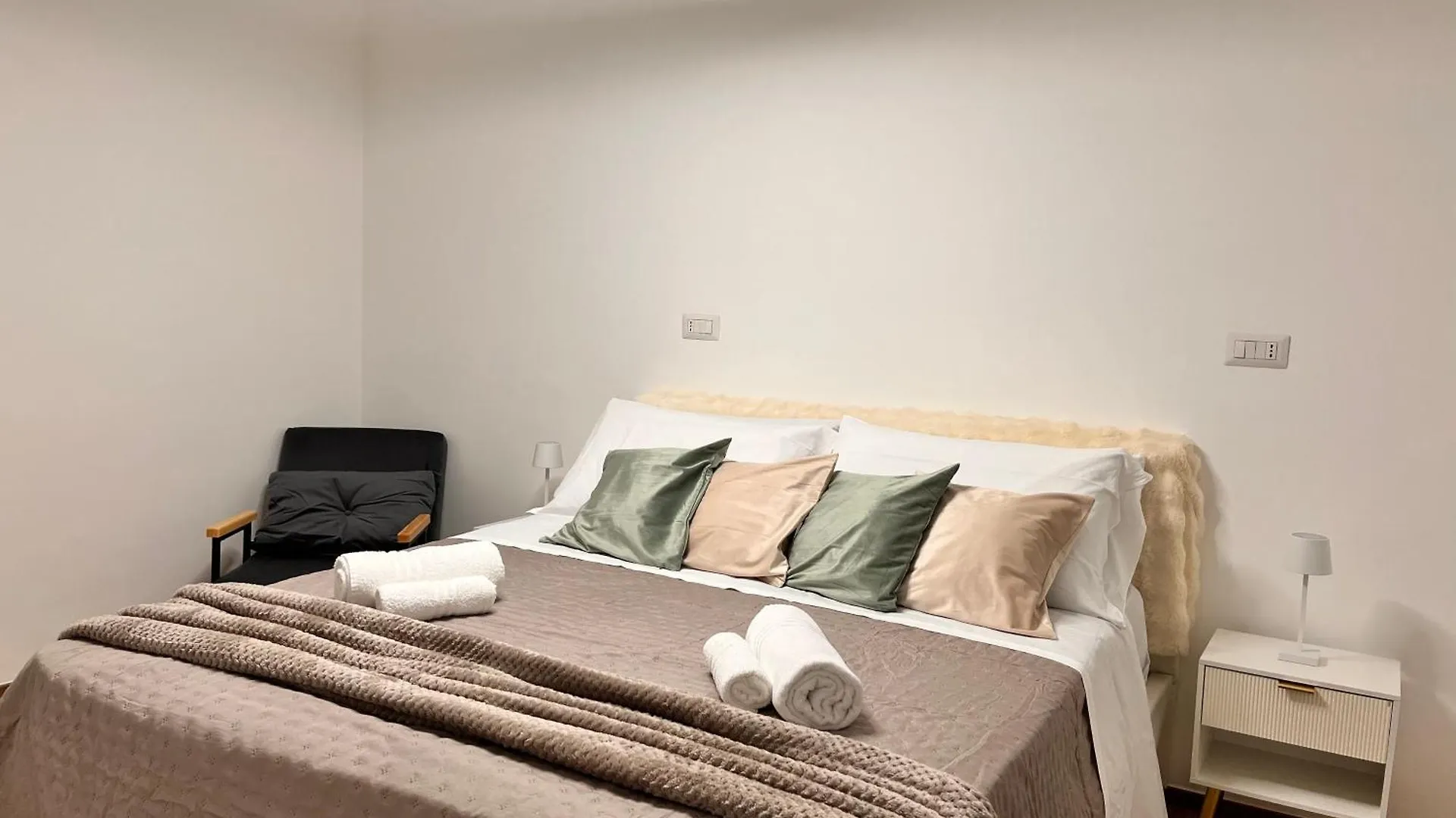 Apartment Roma Centocelle II - Cozy Design Wi-Fi & Ac